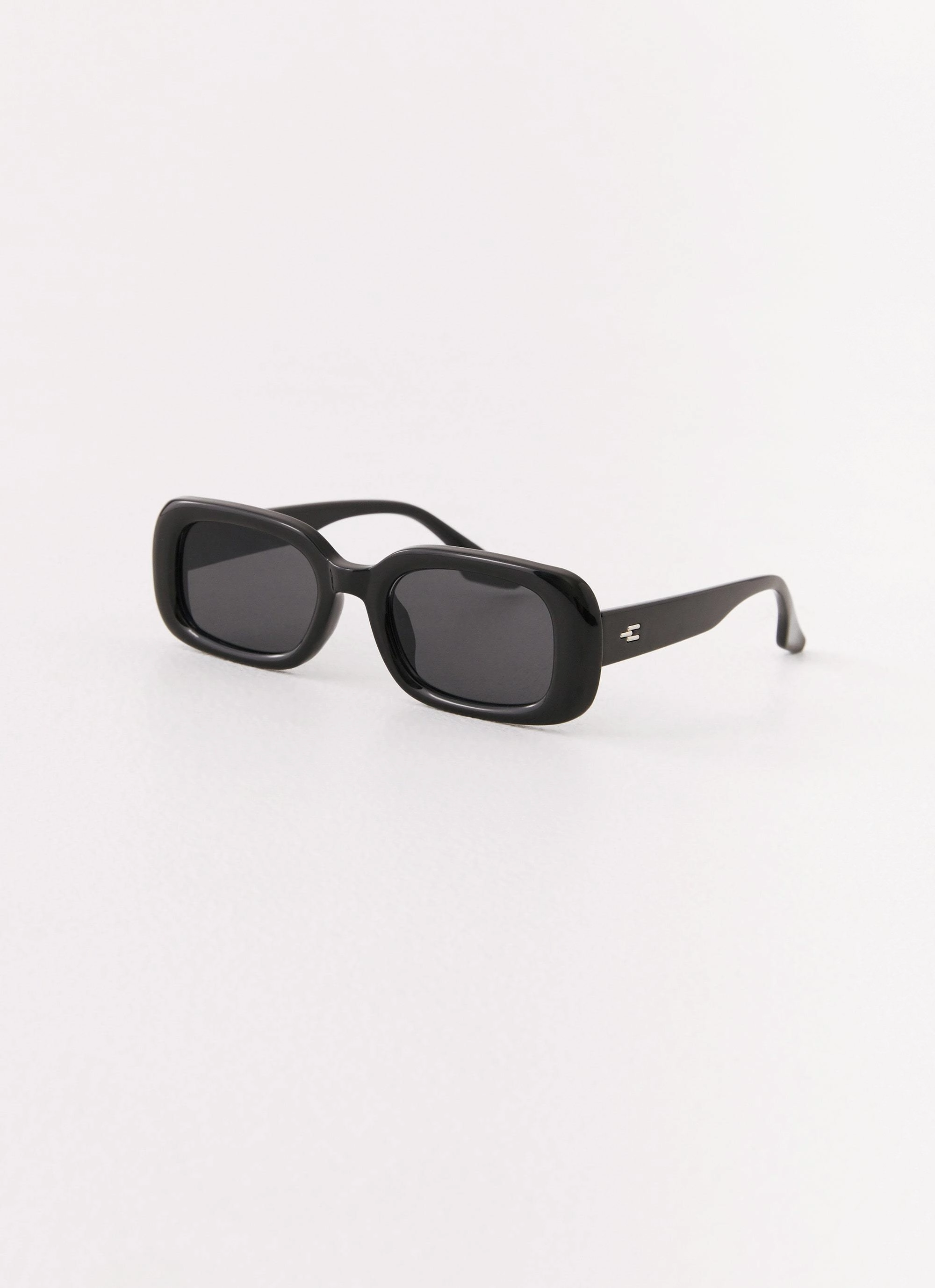 Confidence Sunglasses - Black