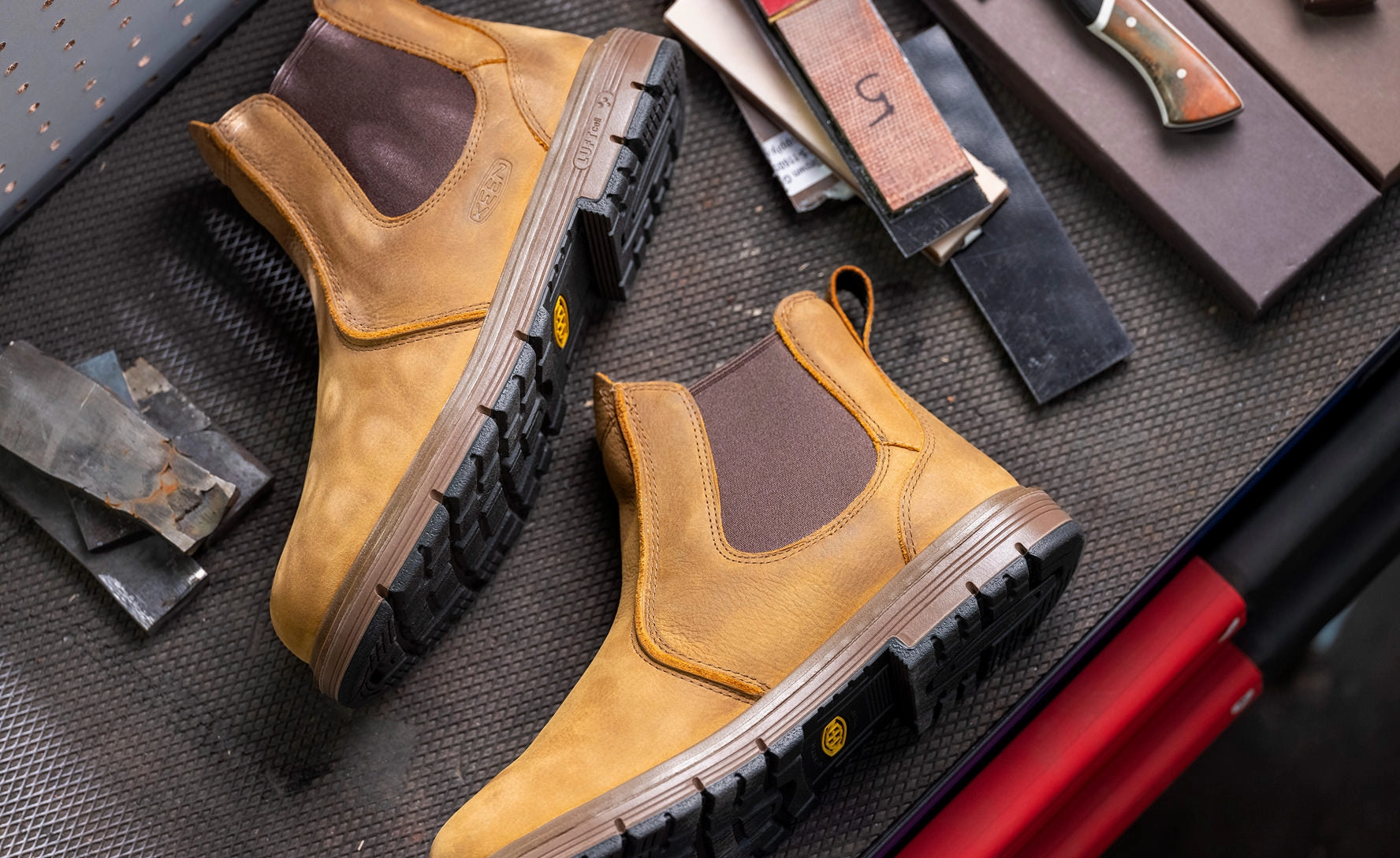 Men's San Jose Chelsea 90° Heel Boot (Soft Toe)  |  Belgian/Gum