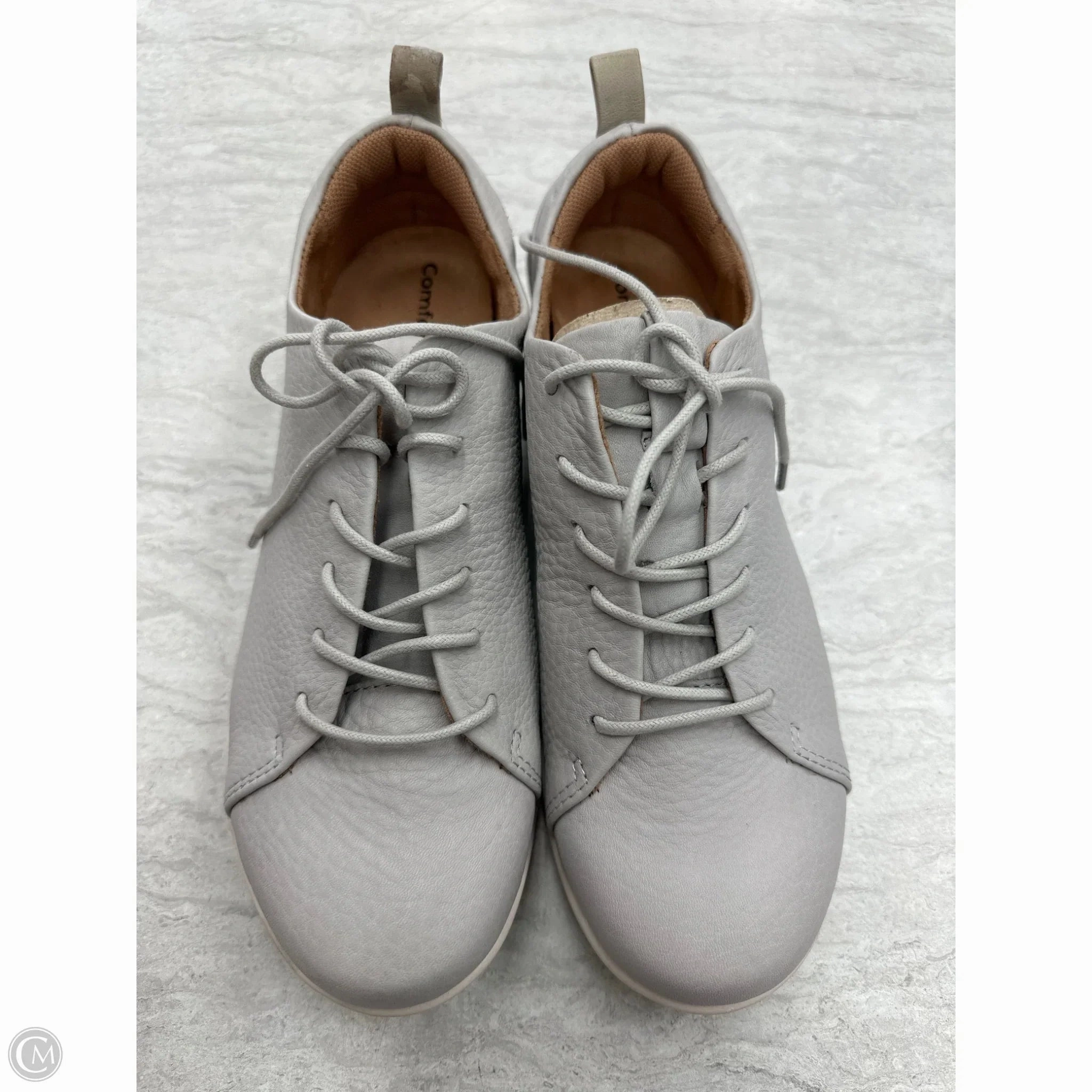 Shoes Flats By Comfortiva In Grey, Size: 8