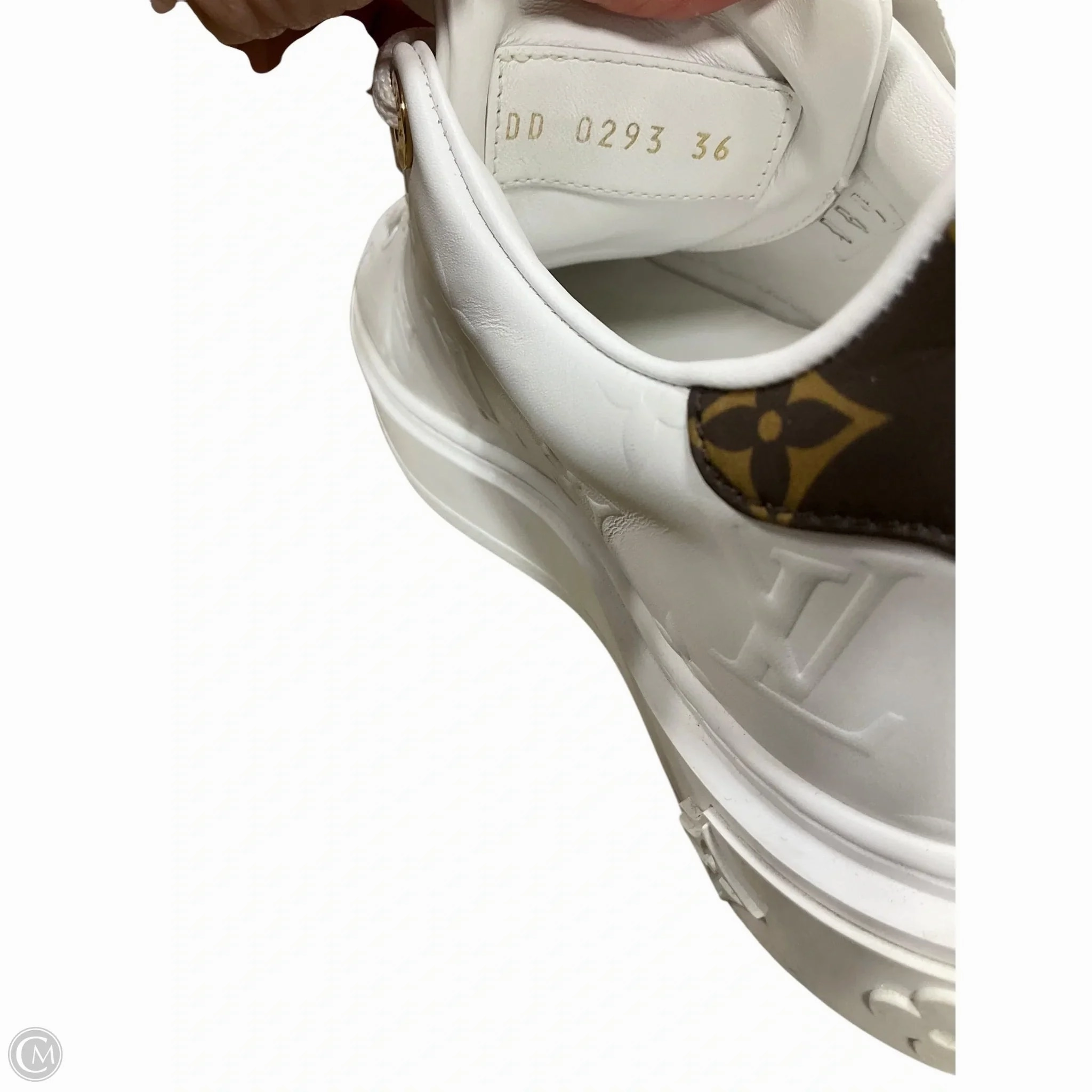 Shoes Luxury Designer By Louis Vuitton In White, Size: 6