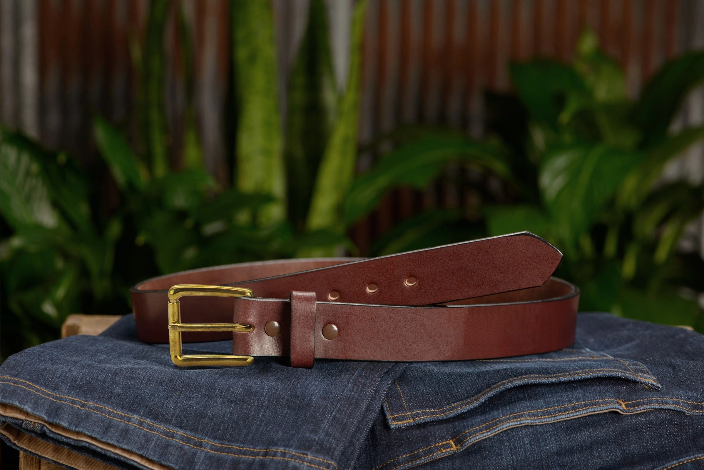 The Maverick: Men's Brown Non Stitched Leather Belt With Brass 1.50"